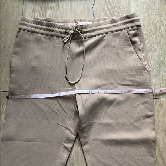 Aritzia Wilfred Beige Buffon Crepe Dressy Jogger Pants Made of Japanese Fabric - Picture 10 of 12